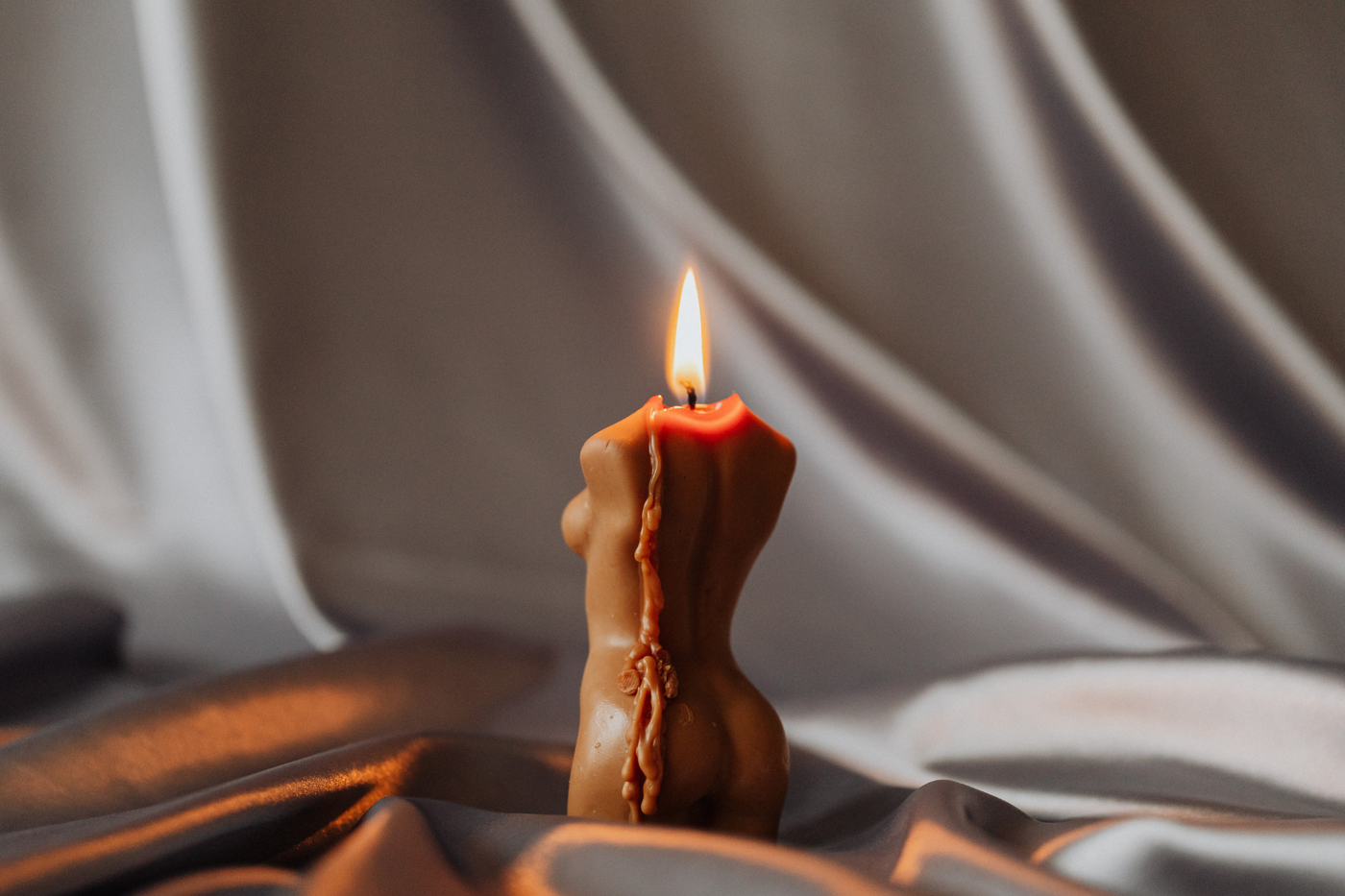 5 Things to Know Before Trying Wax Play